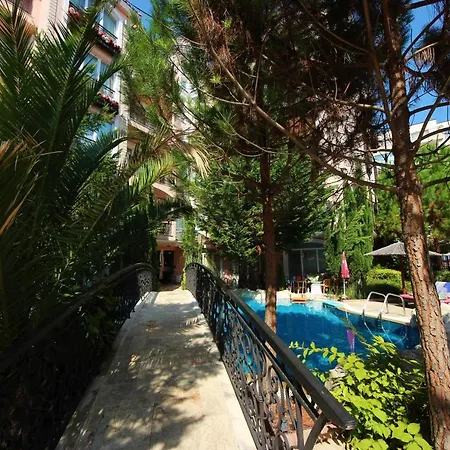 Menada Romance Marine 公寓 *