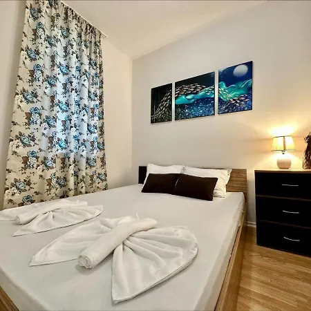 Menada Romance Marine Apartman
