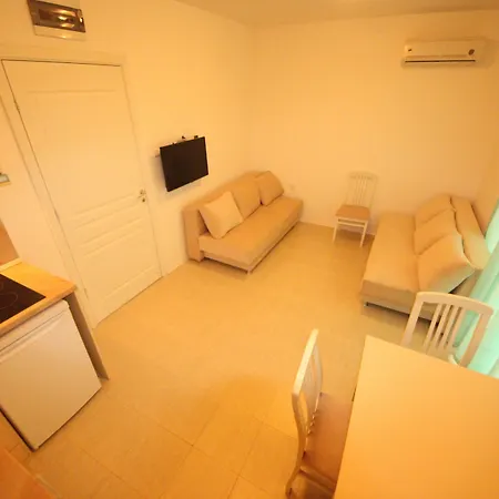 Menada Romance Marine 阳光海滩