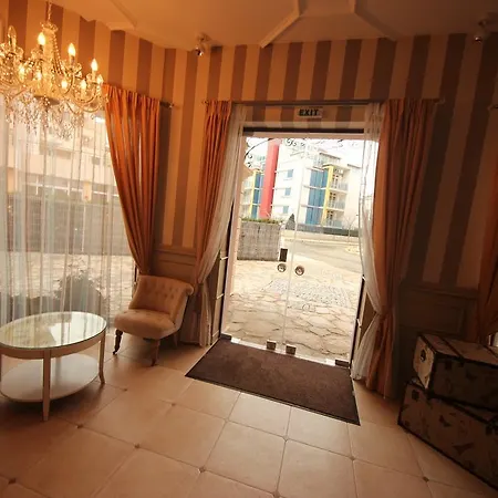 Menada Romance Marine Apartman *