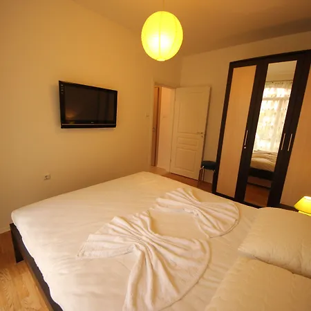 Menada Romance Marine Slăntjev Brjag