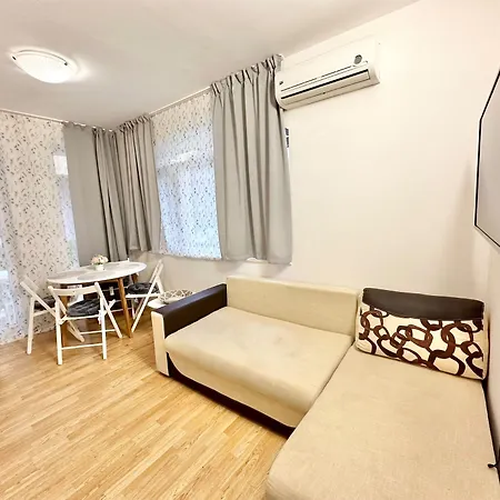 Menada Romance Marine Slăntjev Brjag